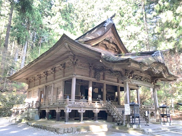 光前寺の本堂の斜め角度