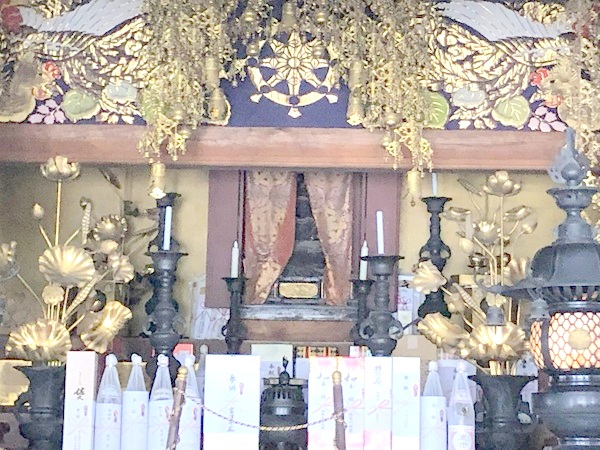 成田山薬師寺の不動明王坐像