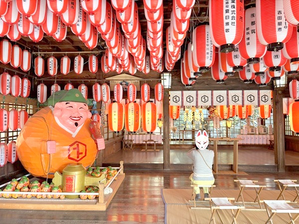 三河えびす社殿内の巨大えびすだるま
