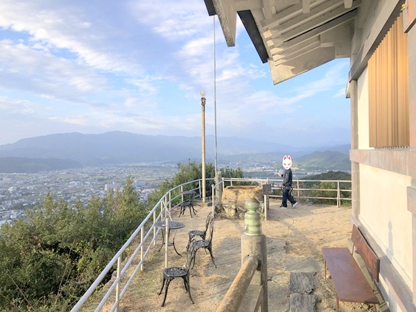 日峰神社の本殿横からの下町の絶景