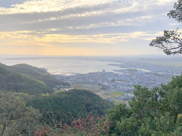 日峰神社山頂からの海側の絶景