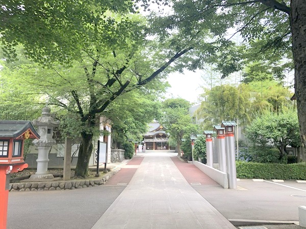 鈴鹿明神社の参道