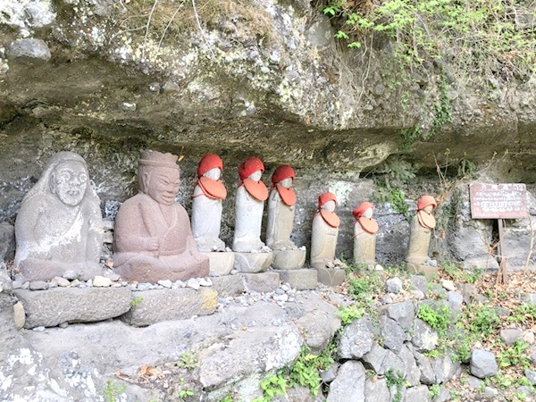 布引観音の六地蔵と閻魔大王と奪衣婆の仏像