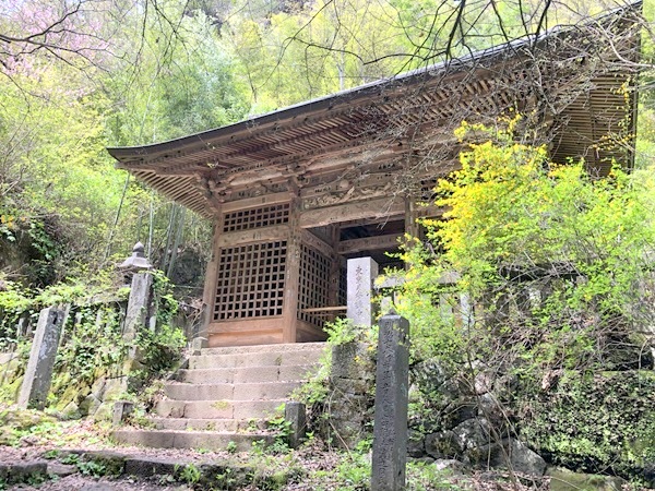 布引観音の仁王門