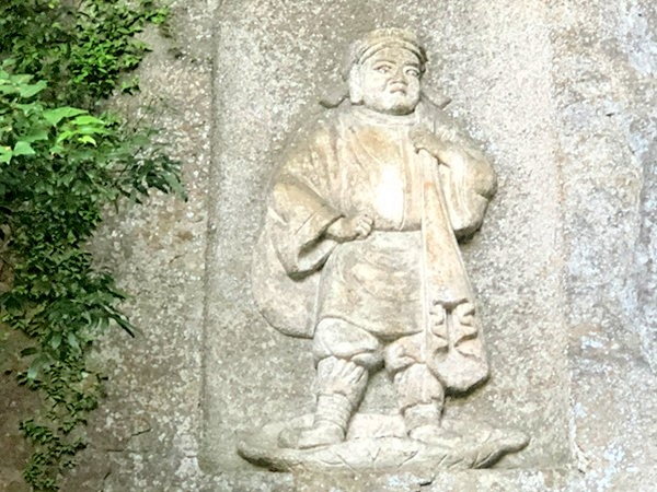大黒天磨崖仏の正面アップ